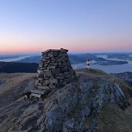 Moderne Med Fjordutsikt Og Spabad 25.min. Fra Sentrum 度假居 卑爾根